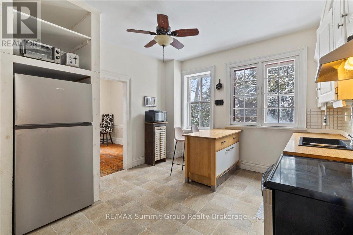 13 COLLINGWOOD STREET