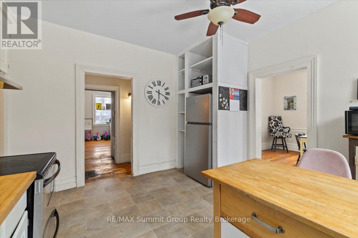 13 COLLINGWOOD STREET