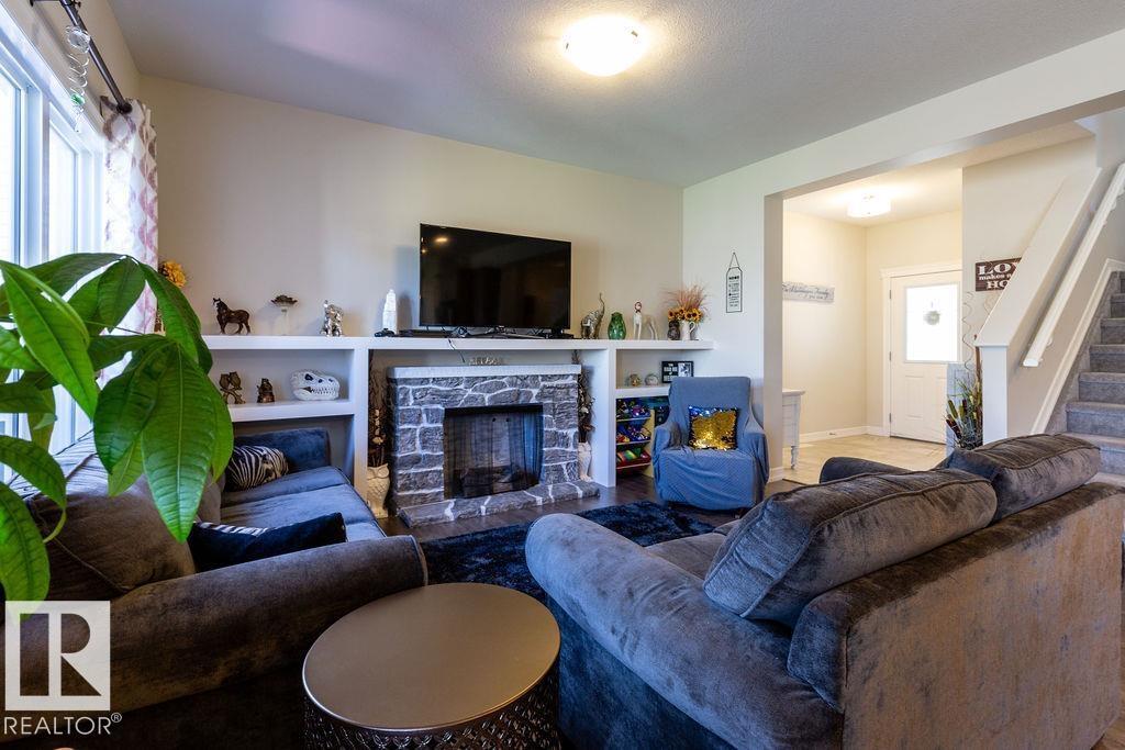 14207 138 ST NW NW