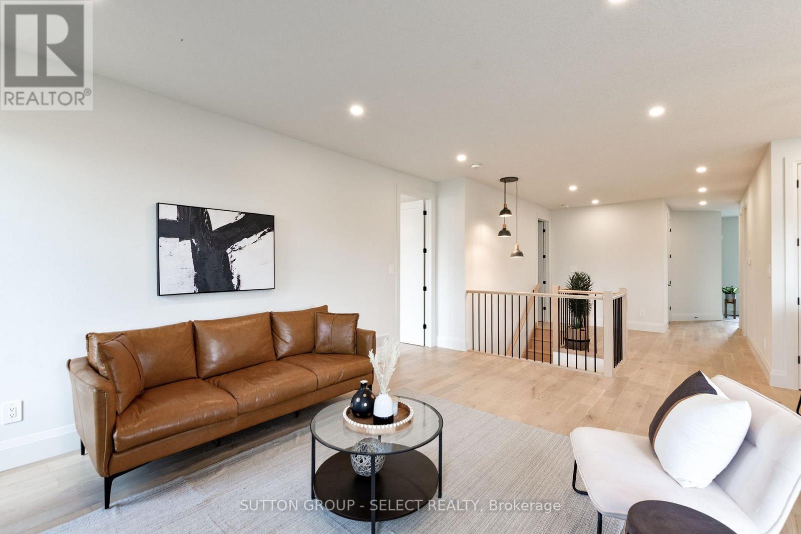 16 KELLY DRIVE