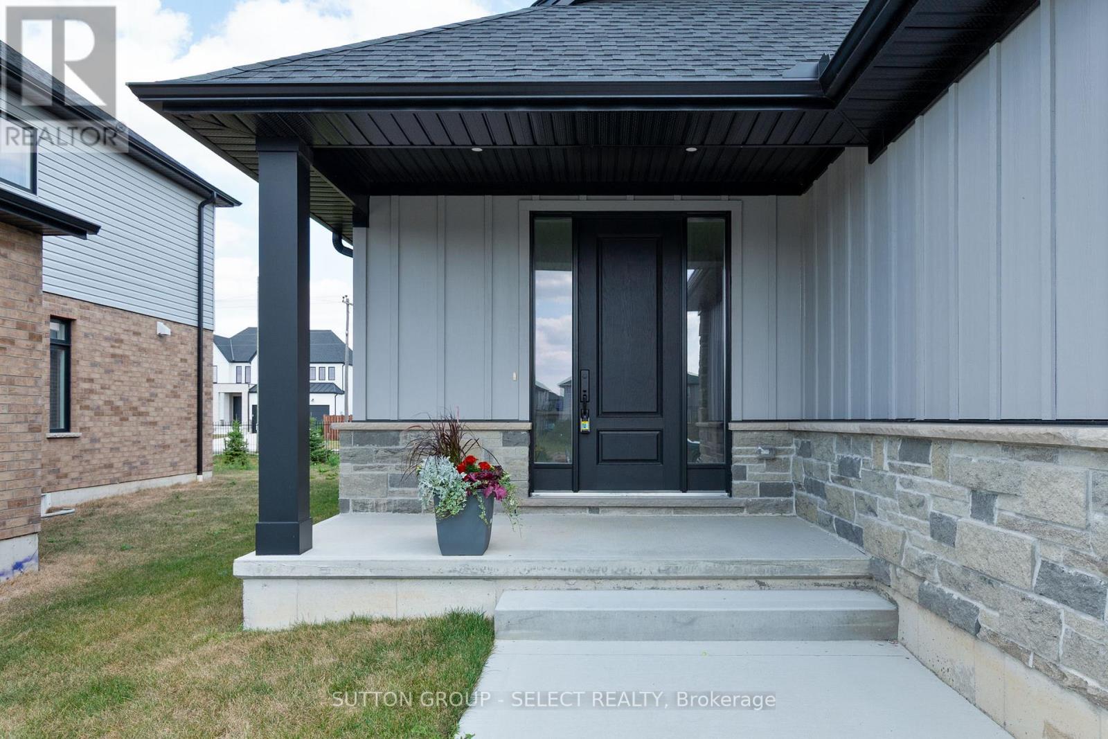 16 KELLY DRIVE