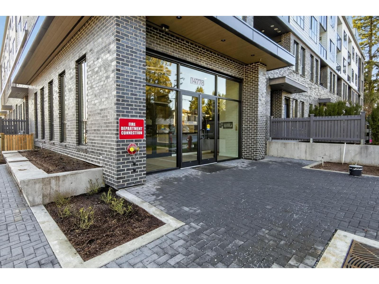 512 14778 106 AVENUE