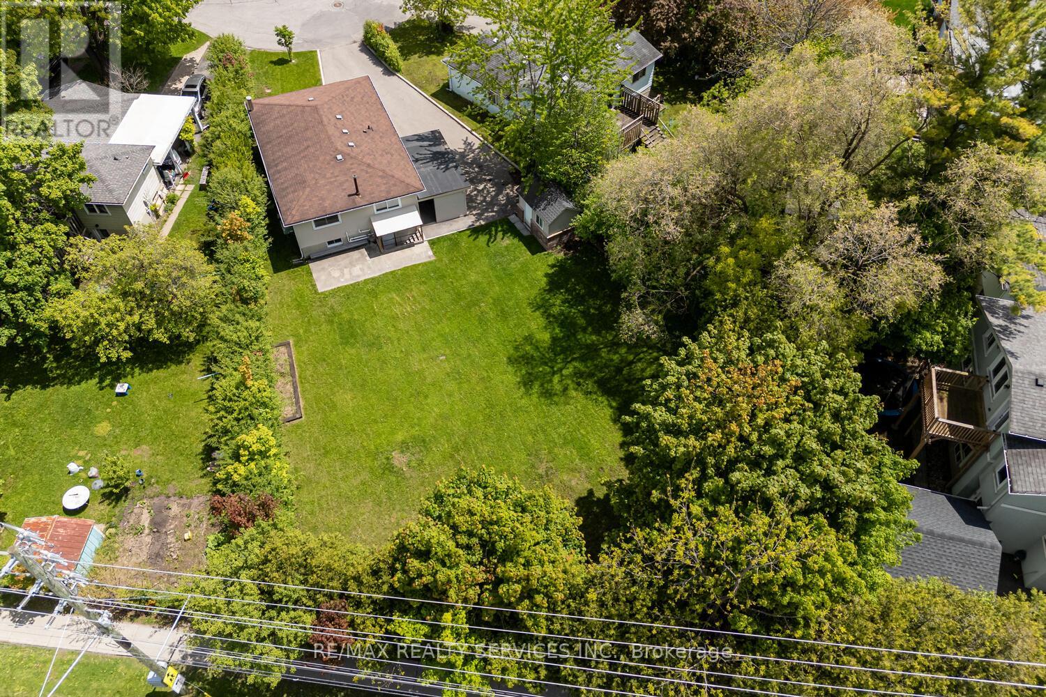 71 HELENE CRESCENT