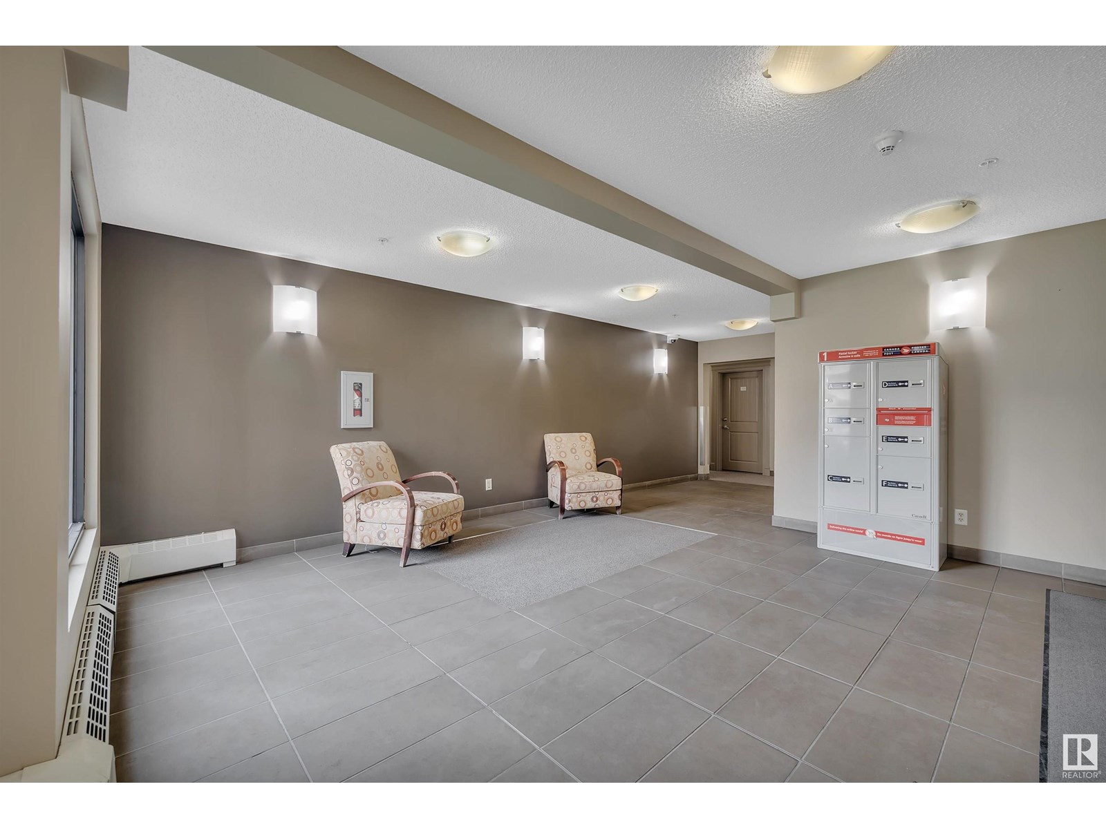 #110 13907 136 ST NW NW