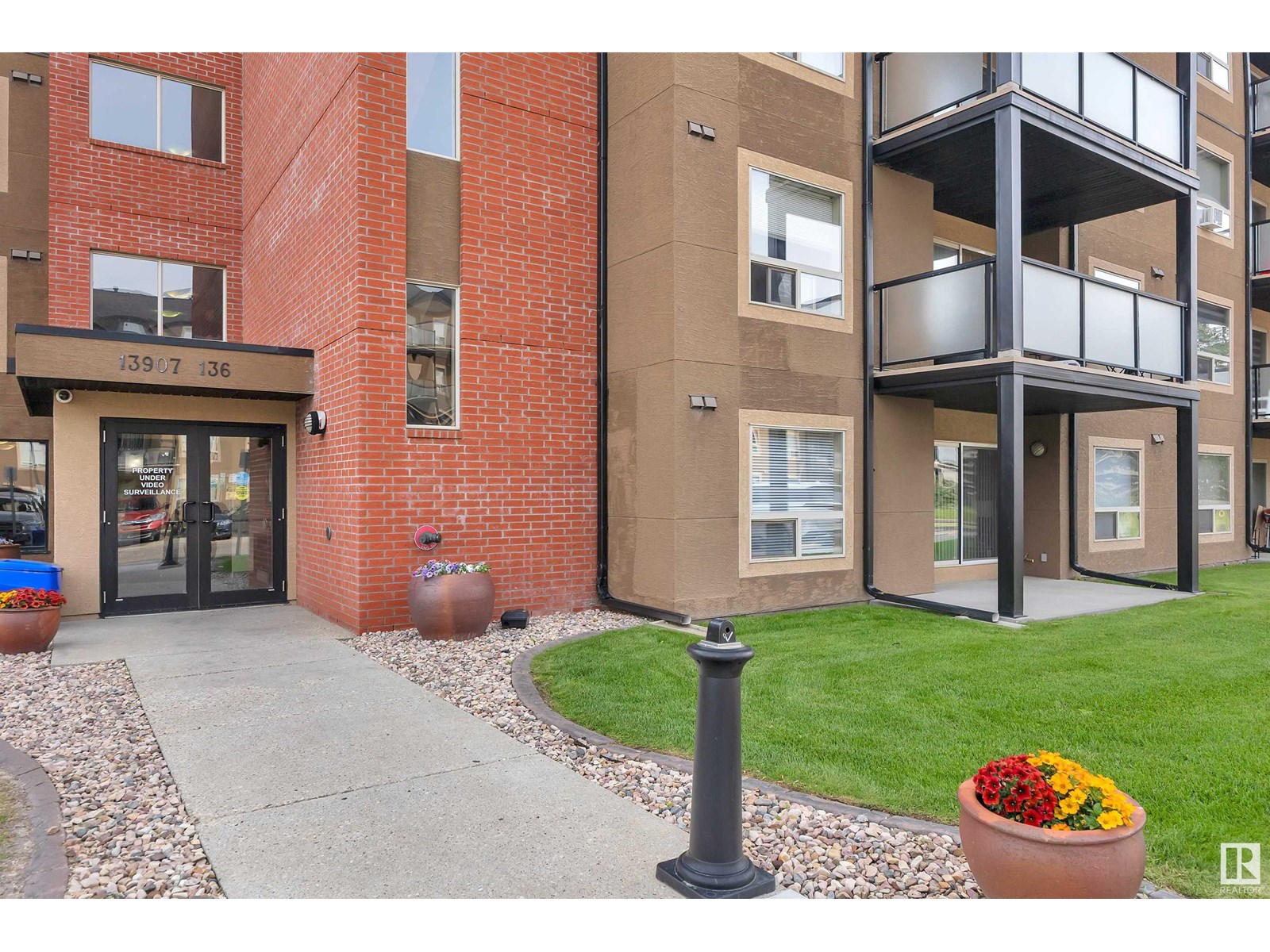 #110 13907 136 ST NW NW