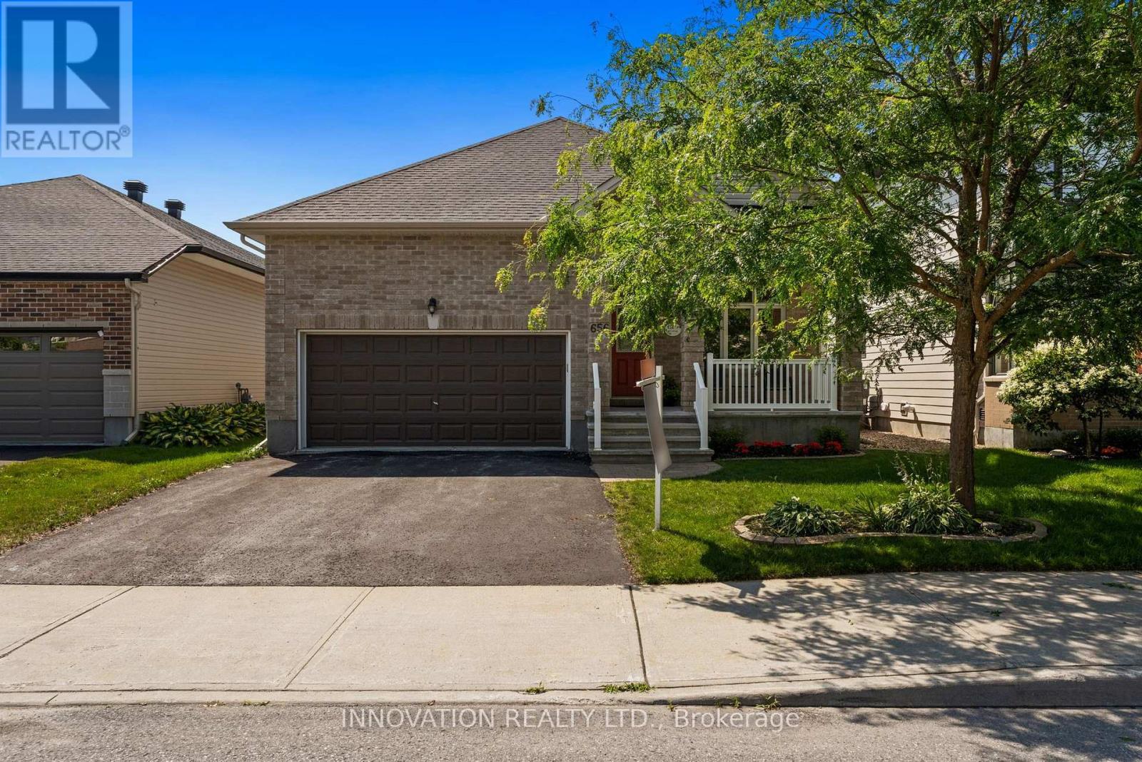 656 BRIDLEGLEN CRESCENT
