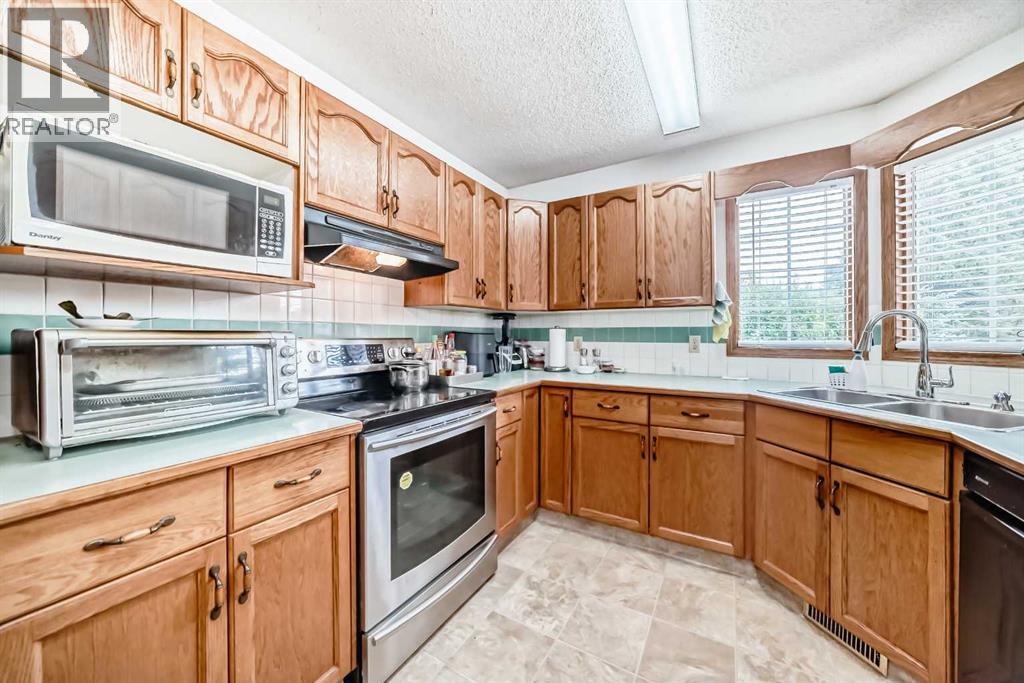 421 Applewood Place SE