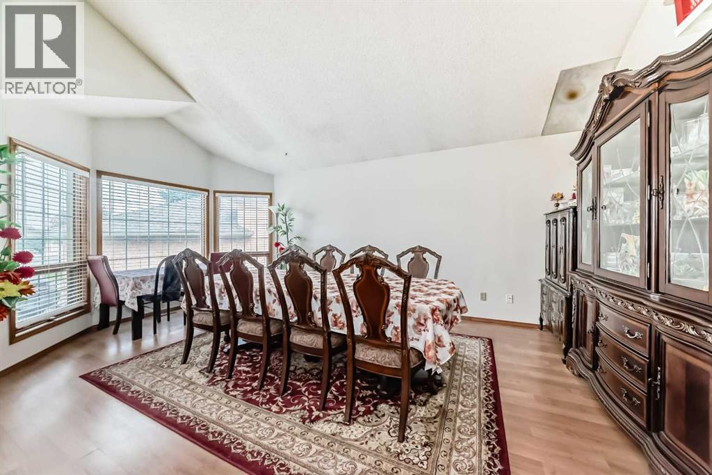 421 Applewood Place SE