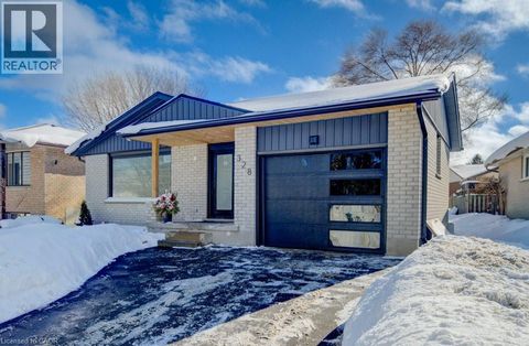 328 THE COUNTRY Way Kitchener ON N2E2T3