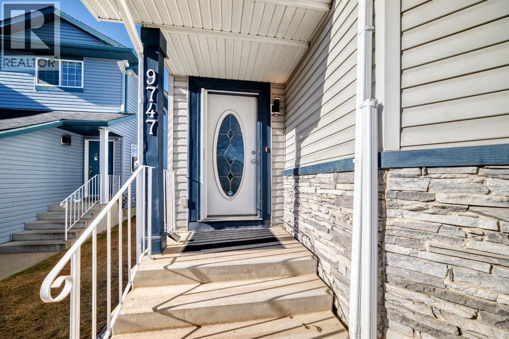 9747 Harvest Hills Link NE