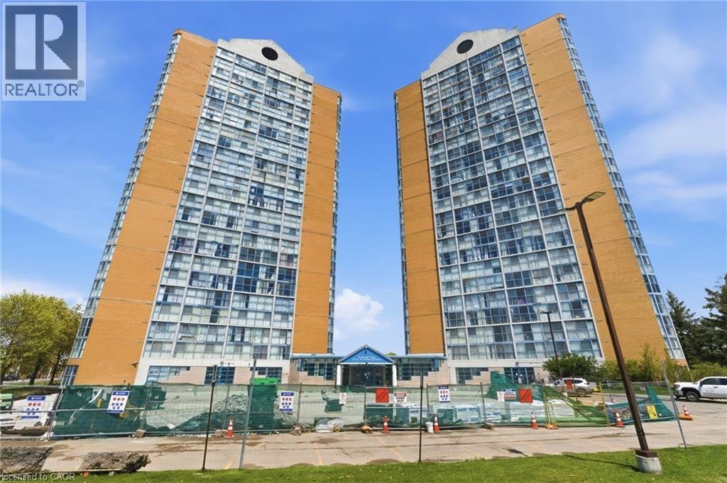 25 TRAILWOOD Drive Unit# 2206
