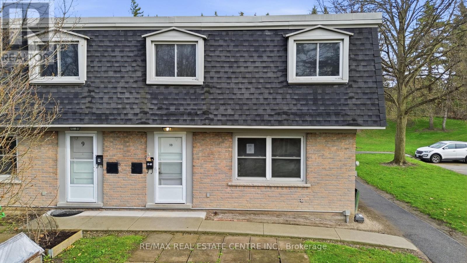 10 - 76 BORDEN PARKWAY