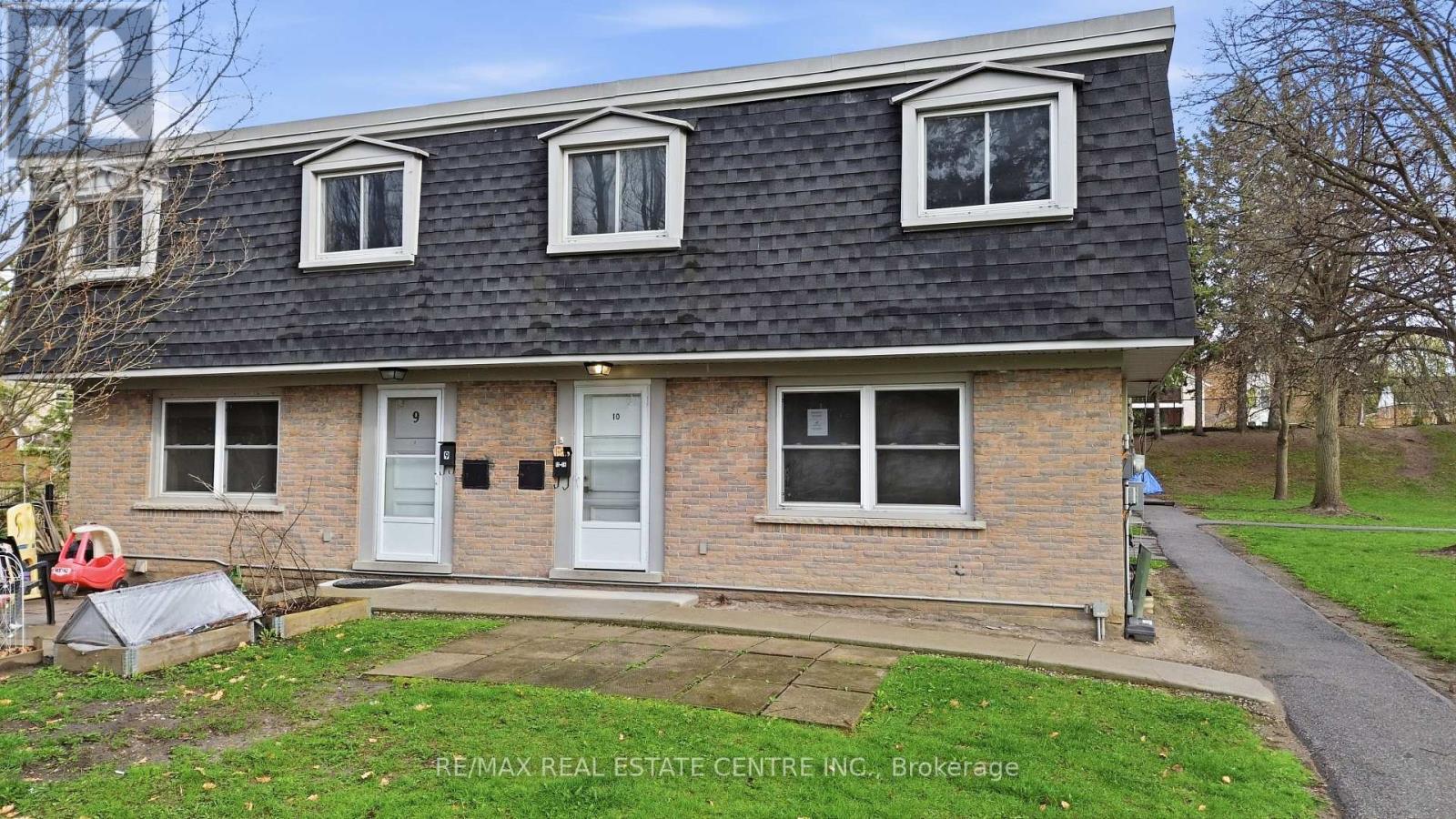 10 - 76 BORDEN PARKWAY