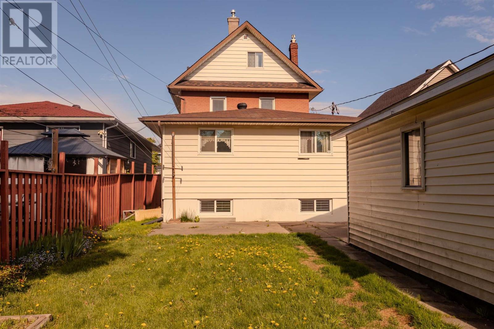 255 Brown ST