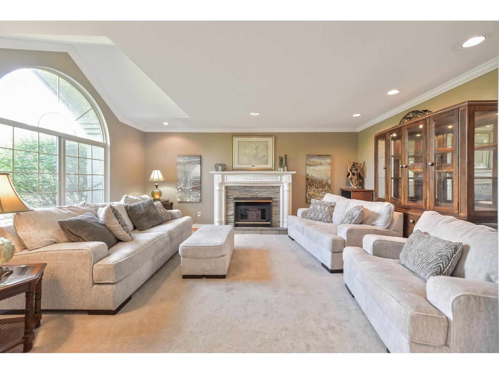 8551 BANNISTER DRIVE