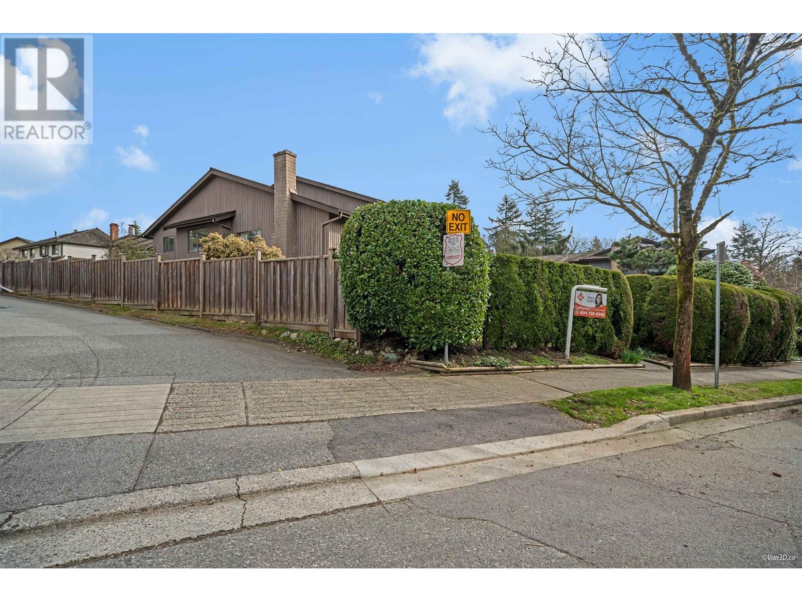 8241 BRYNLOR DRIVE