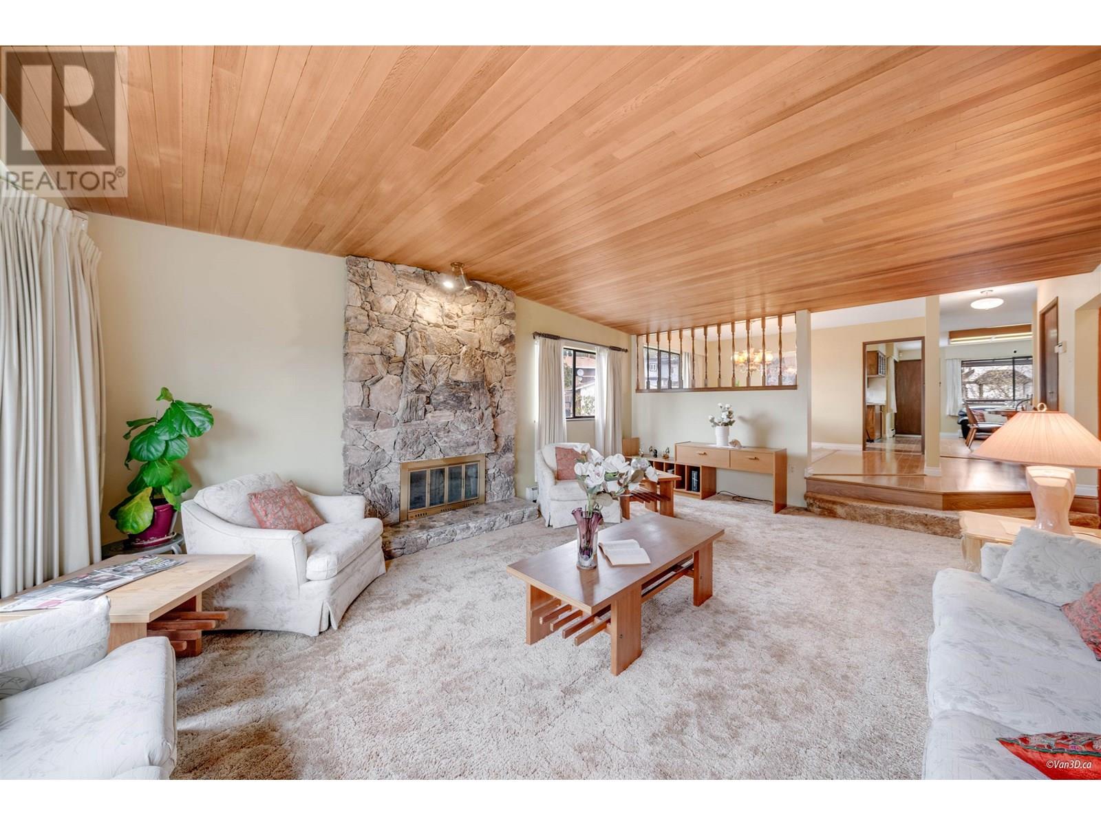 8241 BRYNLOR DRIVE