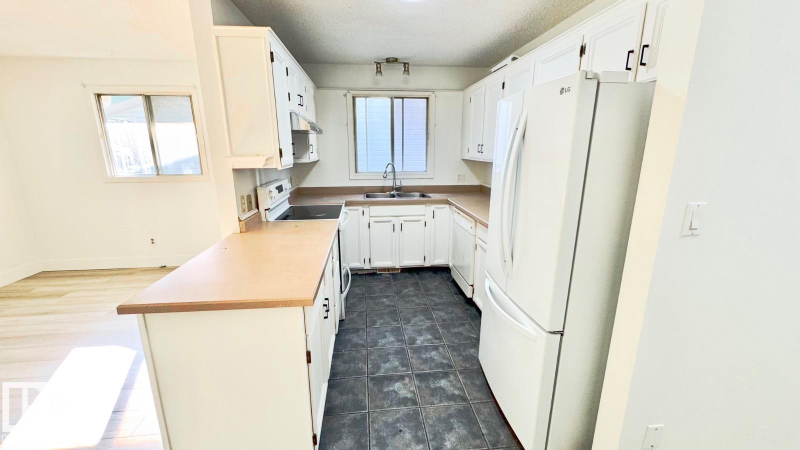 5144 37 AV NW