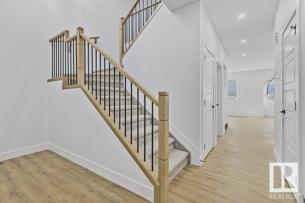 81 Silverstone DR