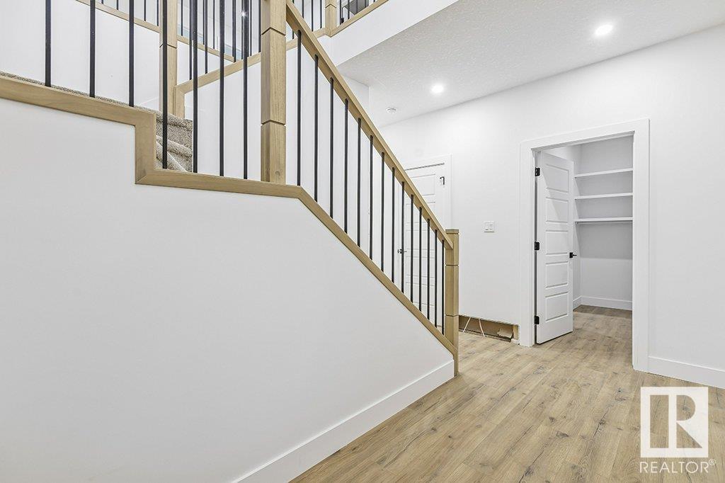 81 Silverstone DR