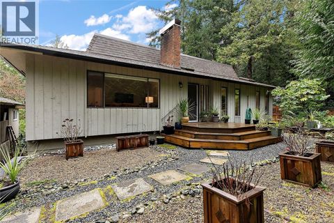 1166 Cloake Hill Rd North Saanich BC V8L5K2