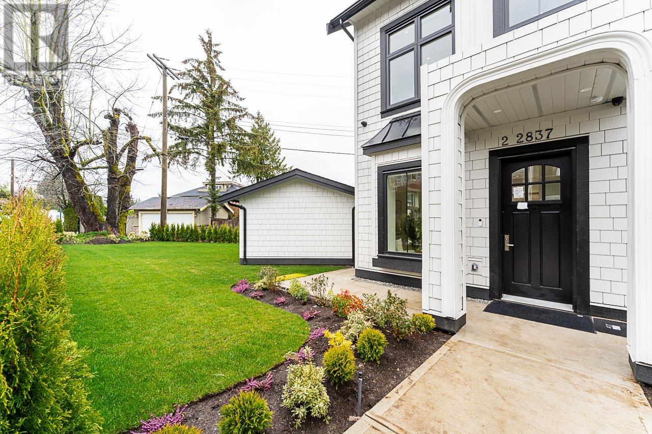 2 2837 OLIVER CRESCENT