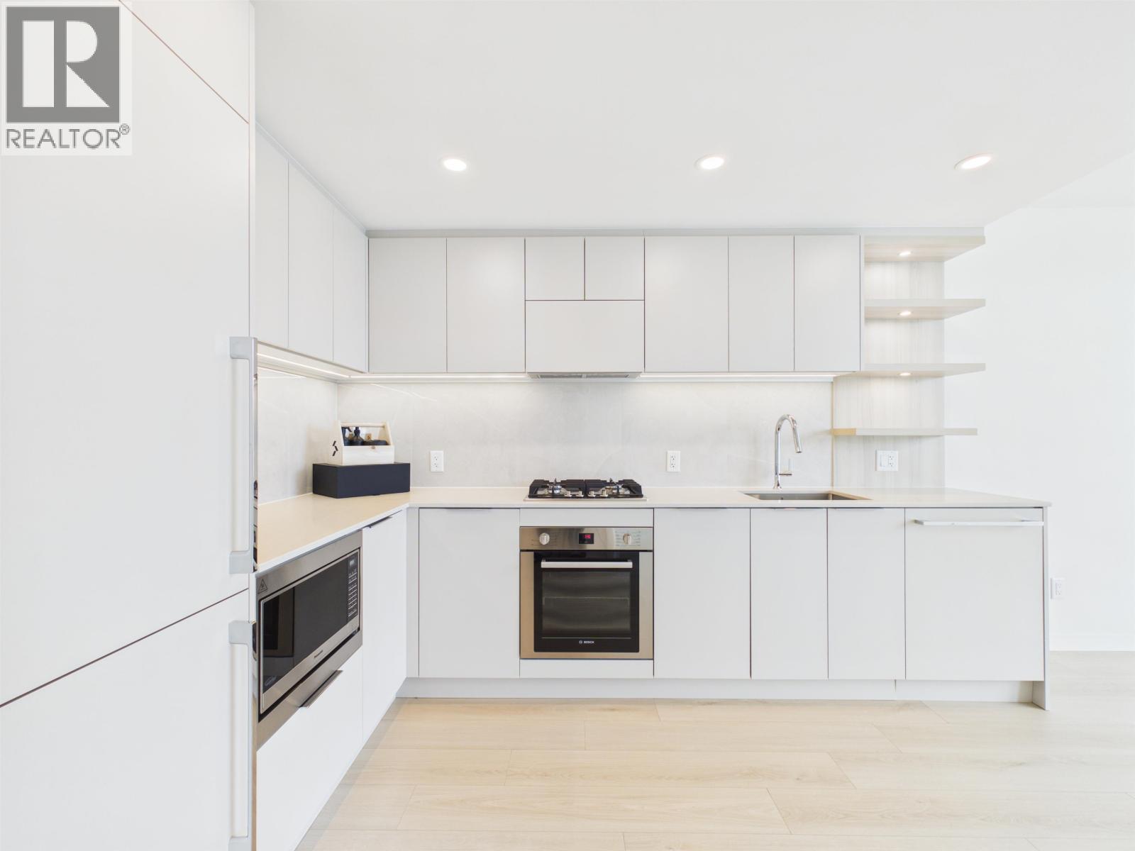 1604 311 ALDERSON AVENUE
