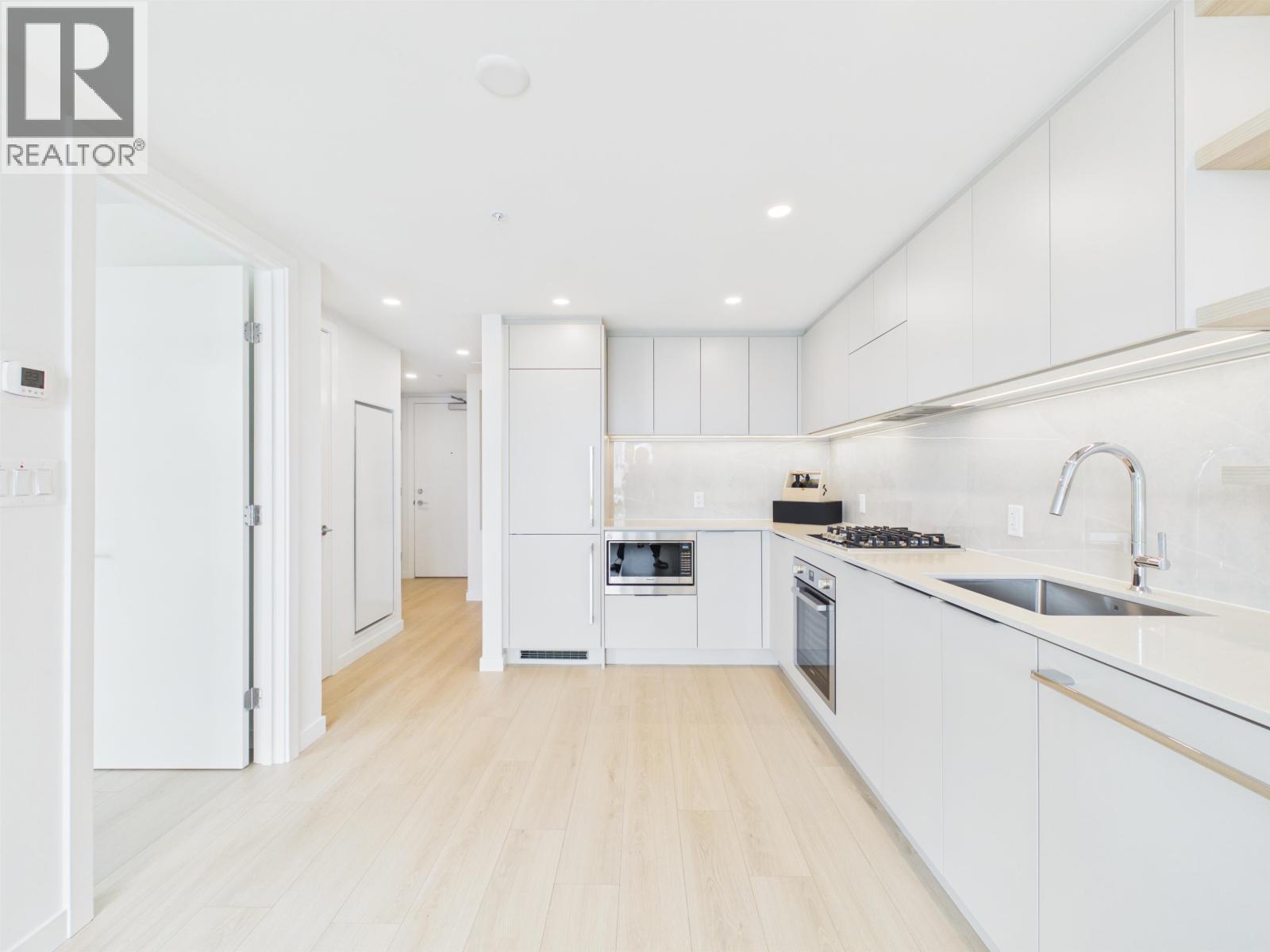 1604 311 ALDERSON AVENUE