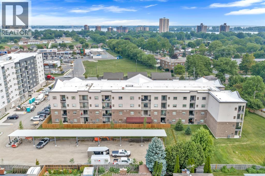 8475 WYANDOTTE East Unit# 402