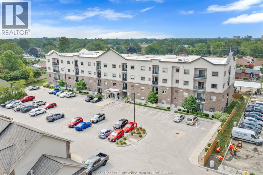 8475 WYANDOTTE East Unit# 402