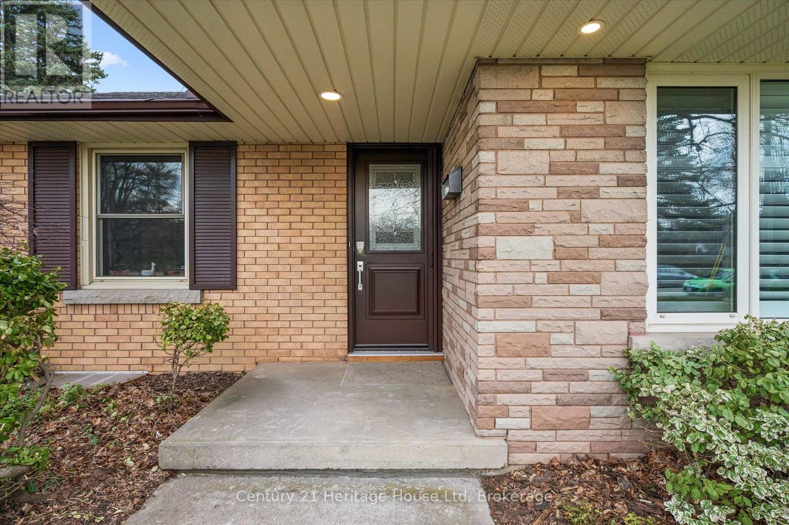 76 KENSINGTON STREET