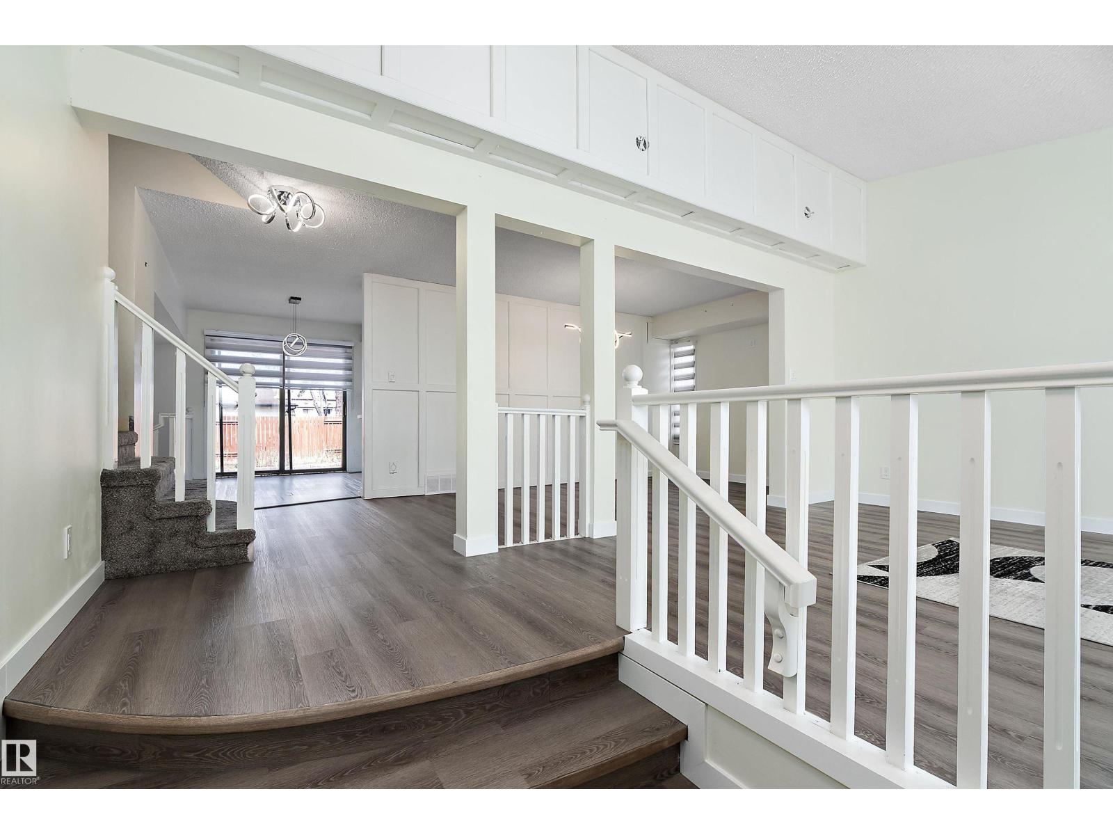 11020 158 AV NW