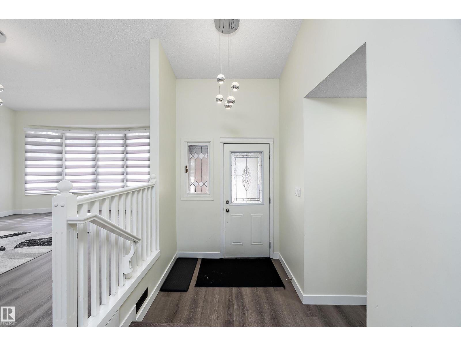 11020 158 AV NW