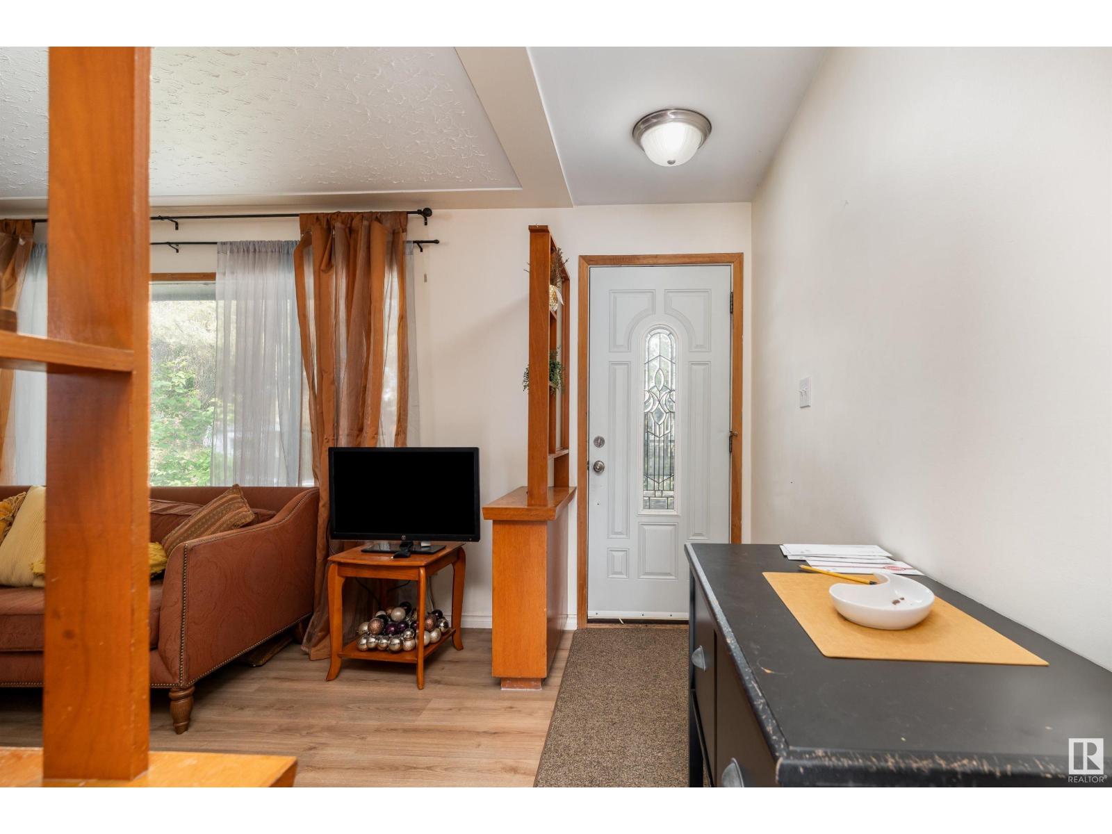 10419 10421 78 ST NW