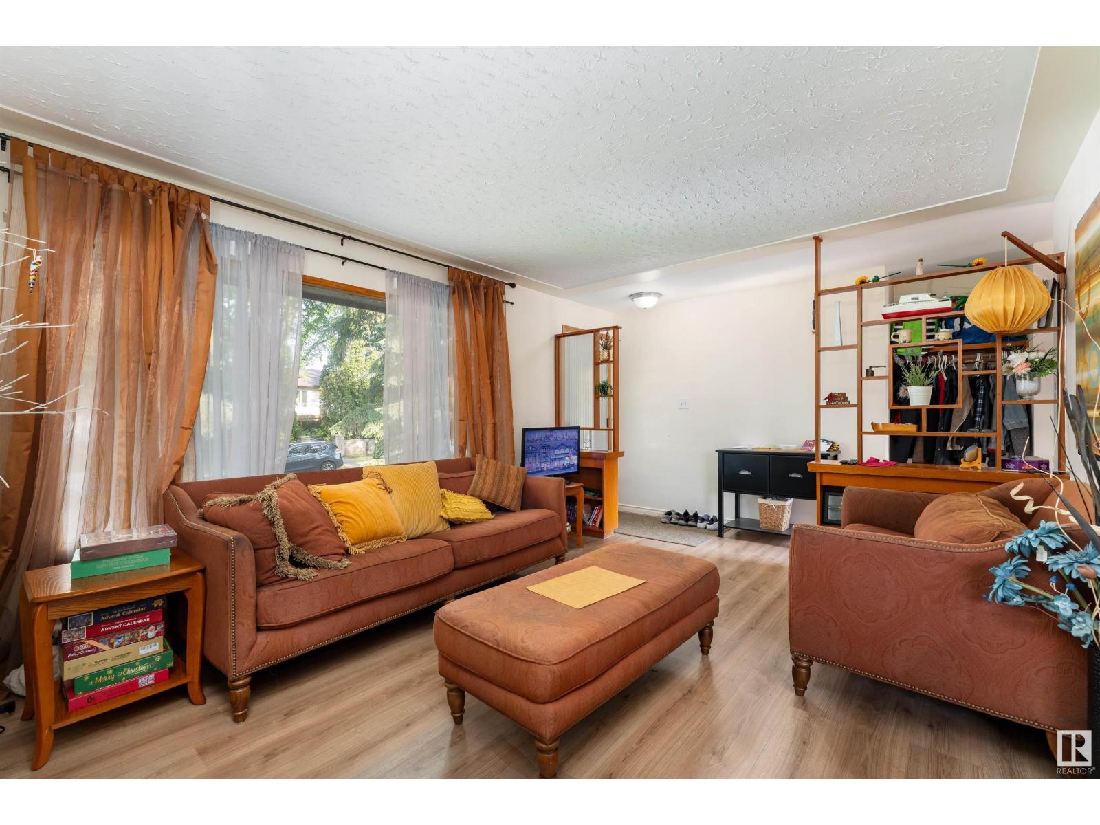 10419 10421 78 ST NW