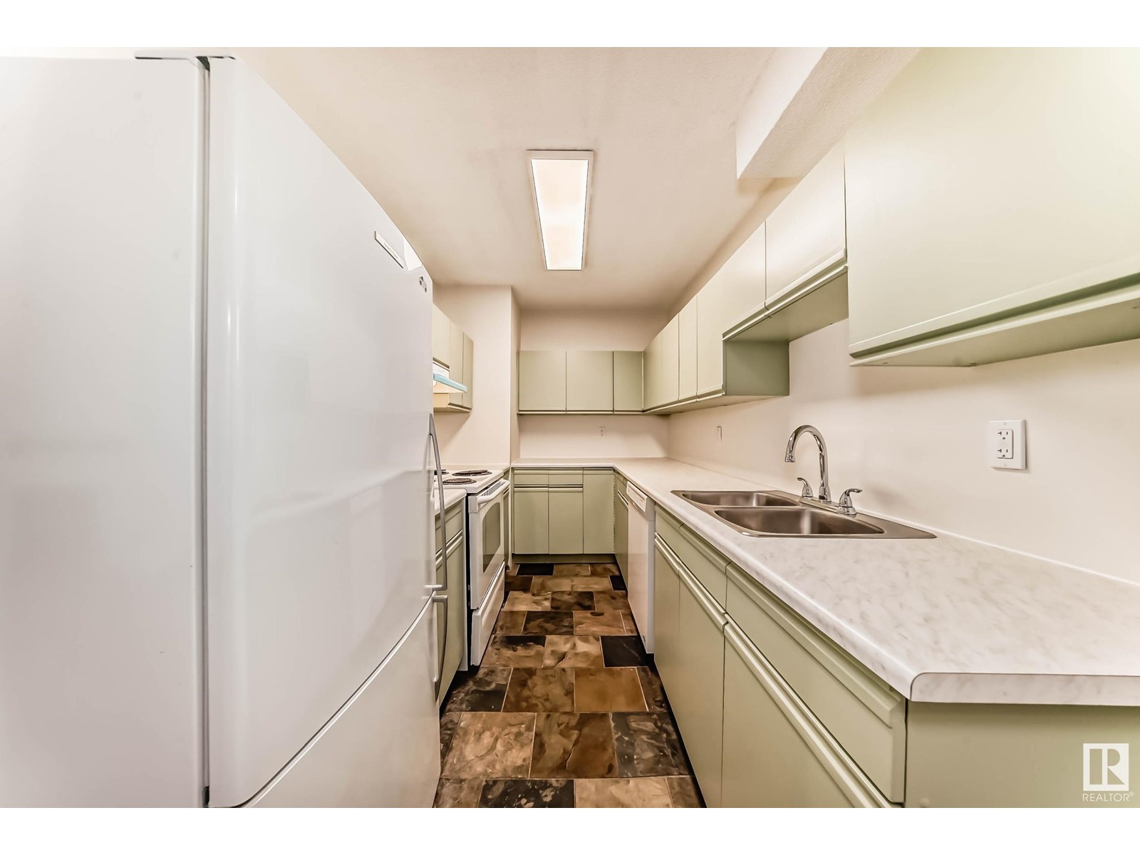 #103 49 AKINS DR