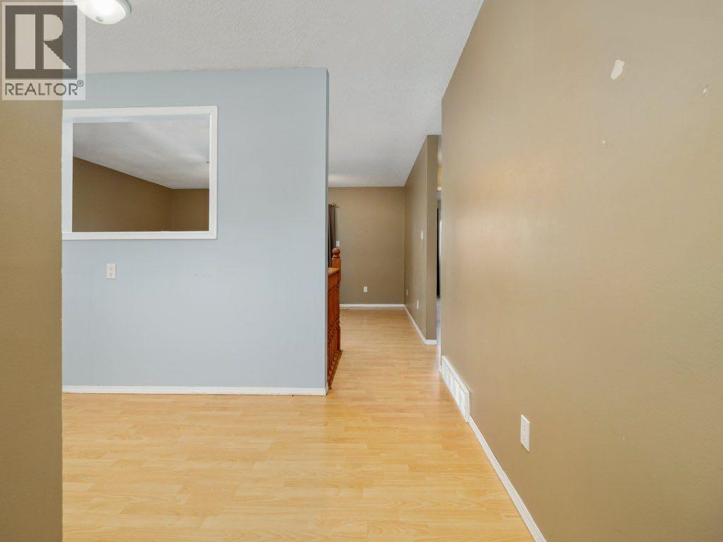 130 Pensacola Court W