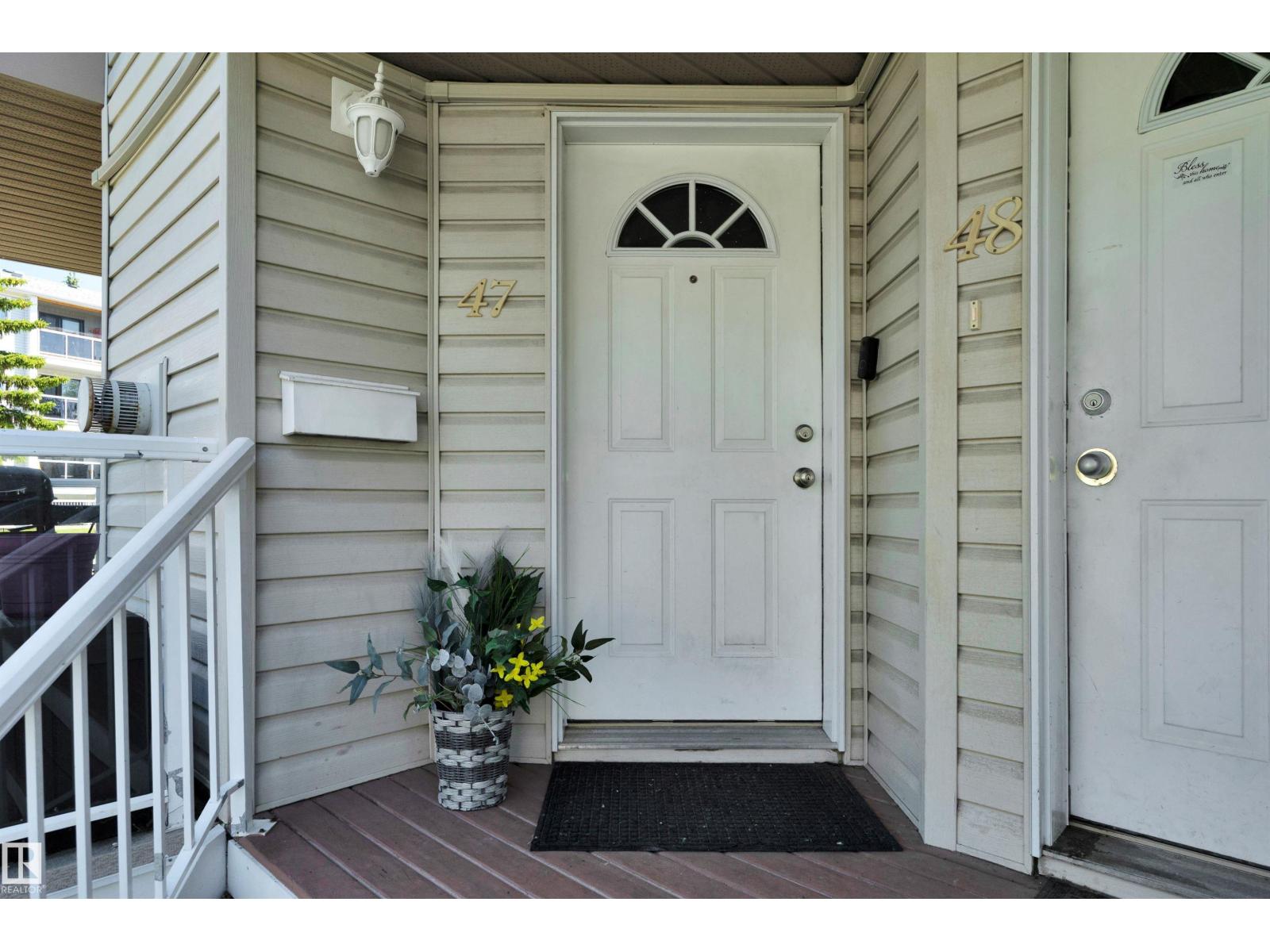 #47 2505 42 ST NW