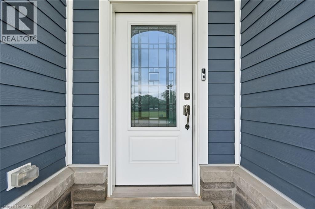 35 BUTLERS Drive N