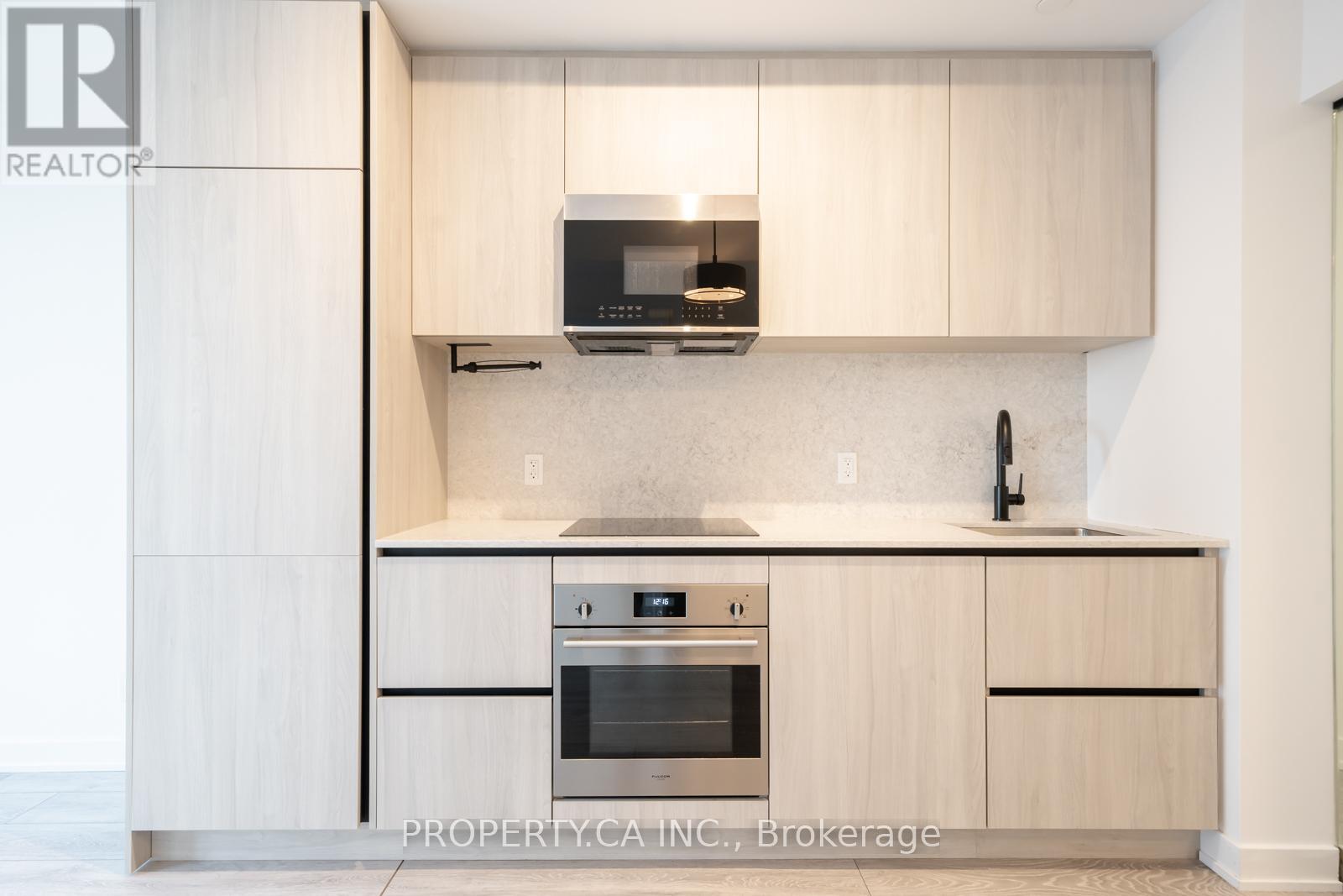 3203 - 108 PETER STREET