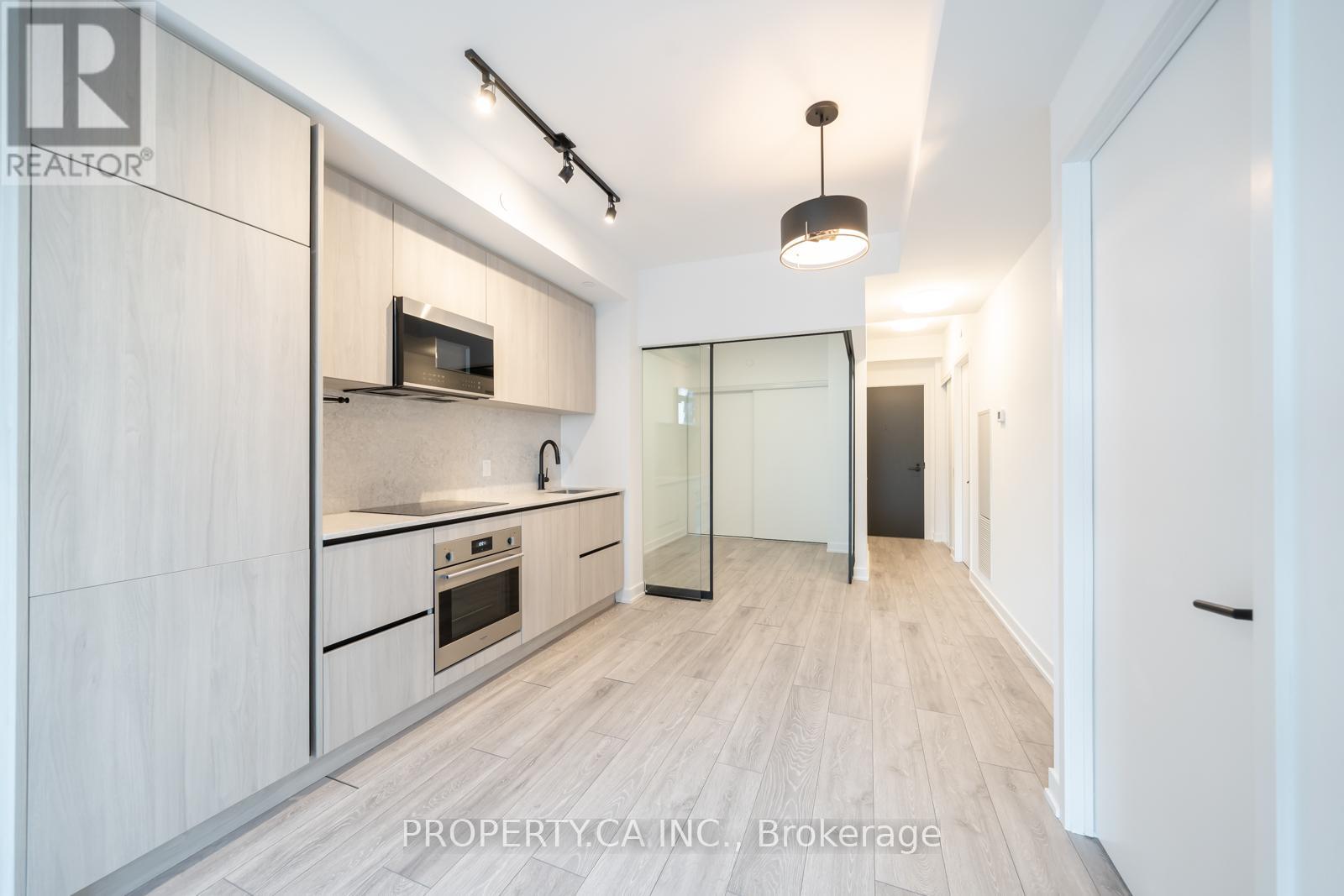 3203 - 108 PETER STREET