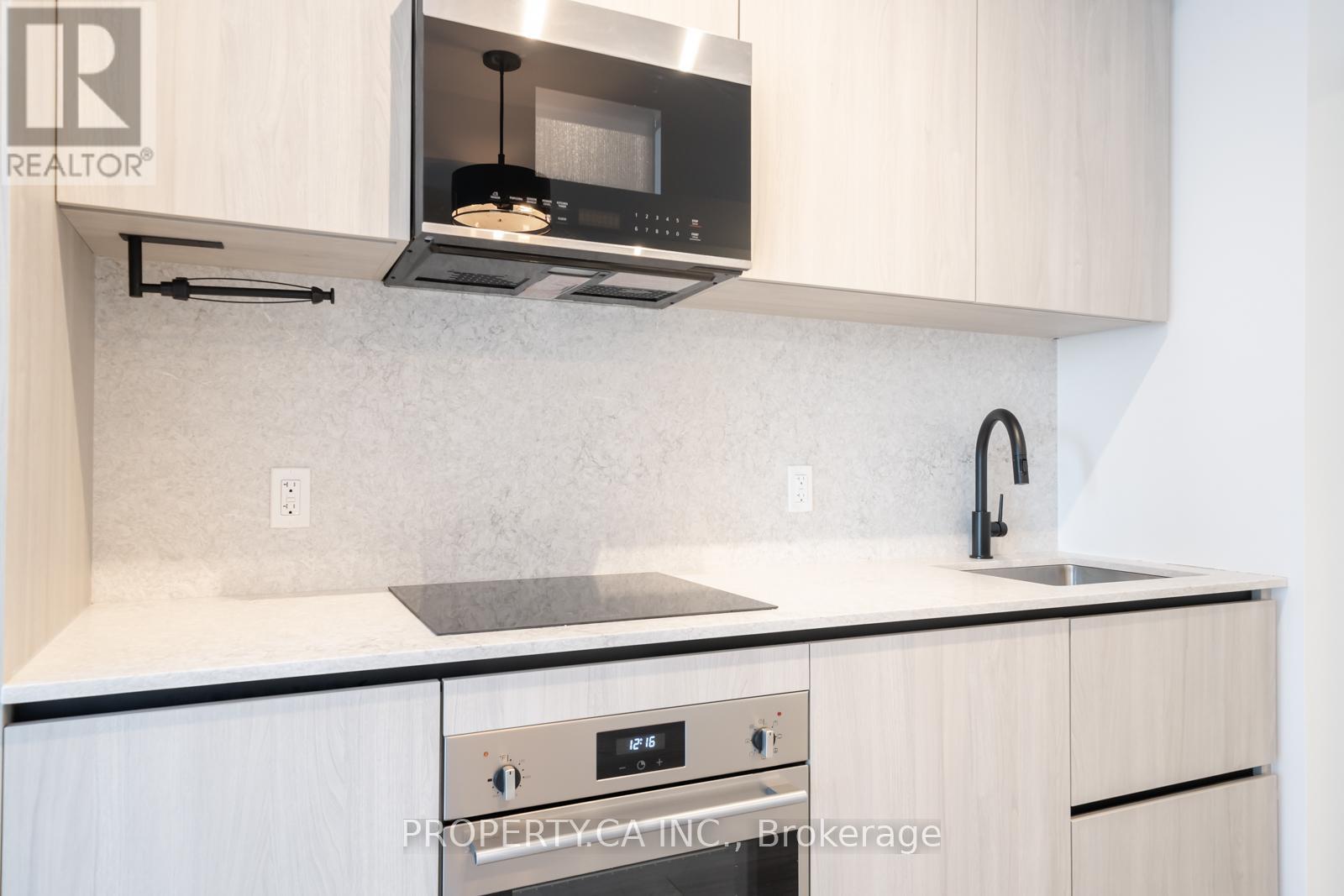 3203 - 108 PETER STREET