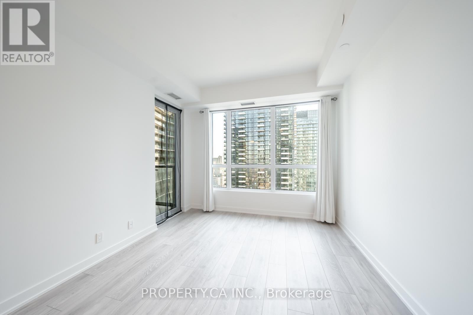 3203 - 108 PETER STREET