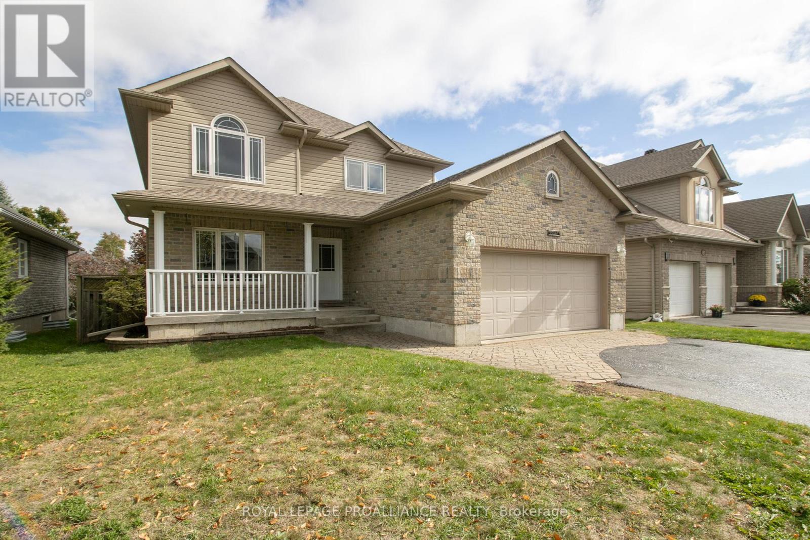 1009 CRESTWOOD DRIVE