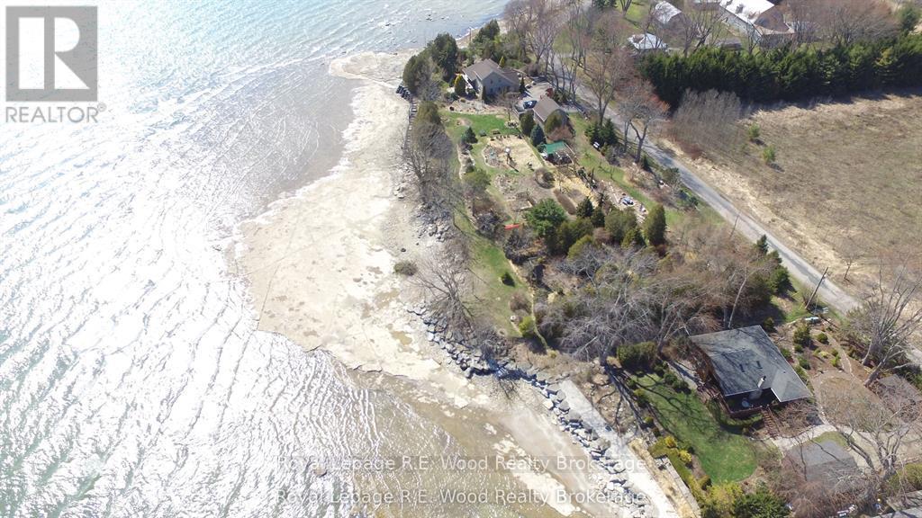 Photo 1 of 31 — 1806 LAKESHORE ROAD, Haldimand (Dunnville), ON N0A1P0