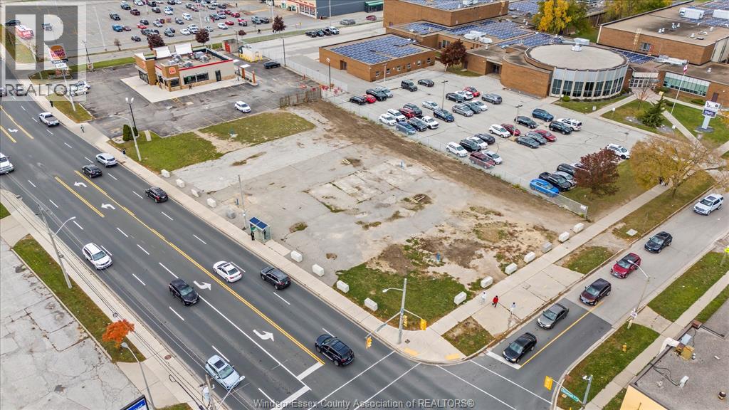 2410-2412 2416-2488 TECUMSEH ROAD West