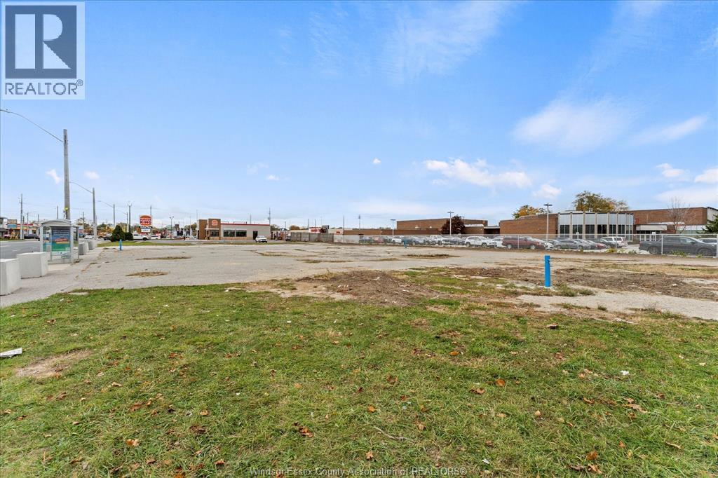 2410-2412 2416-2488 TECUMSEH ROAD West