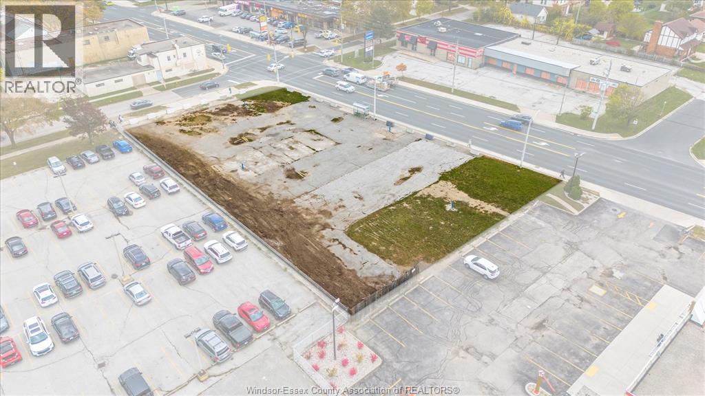 2410-2412 2416-2488 TECUMSEH ROAD West