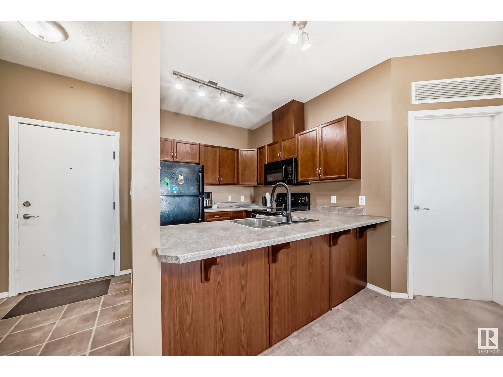 #409 4316 139 AV NW