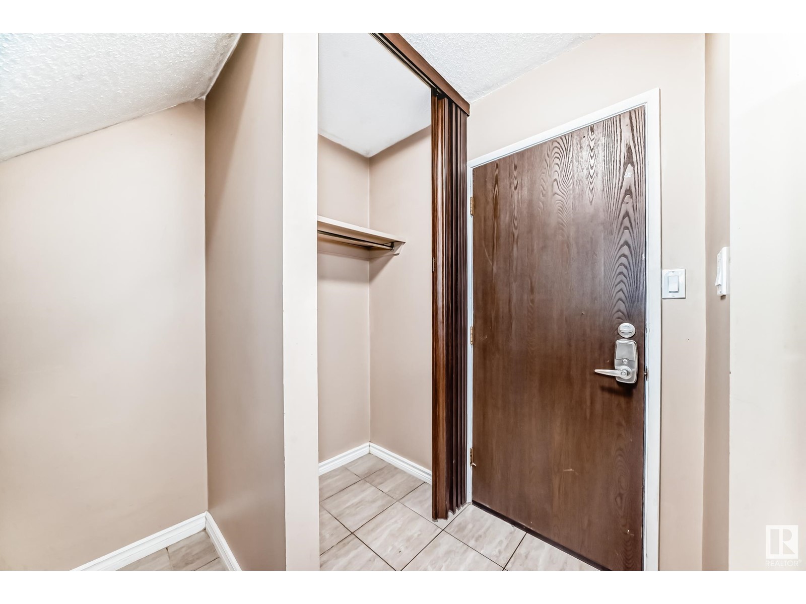 #20 10931 83 ST NW